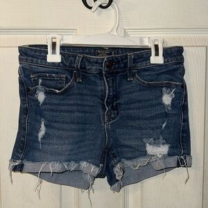 Abercrombie & Fitch Harper Low Rise Ripped Jean Short. size 25/0